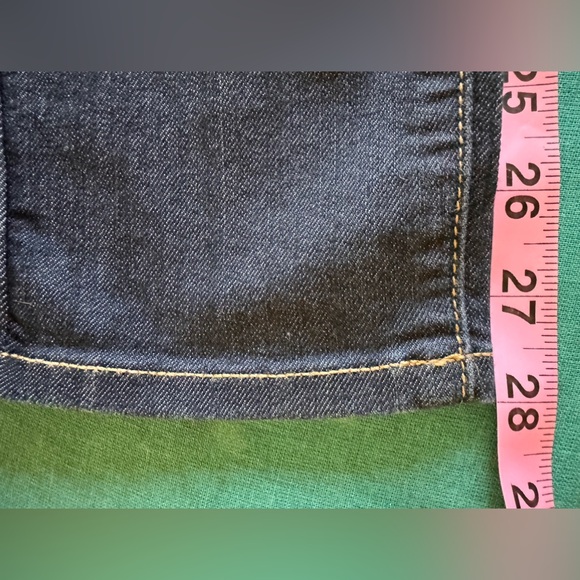 PAIGE Kylie Crop. Women’s, Blue, Dark Wash, Distressed, Zip Up, Jeans. Size 27 - Picture 8 of 10